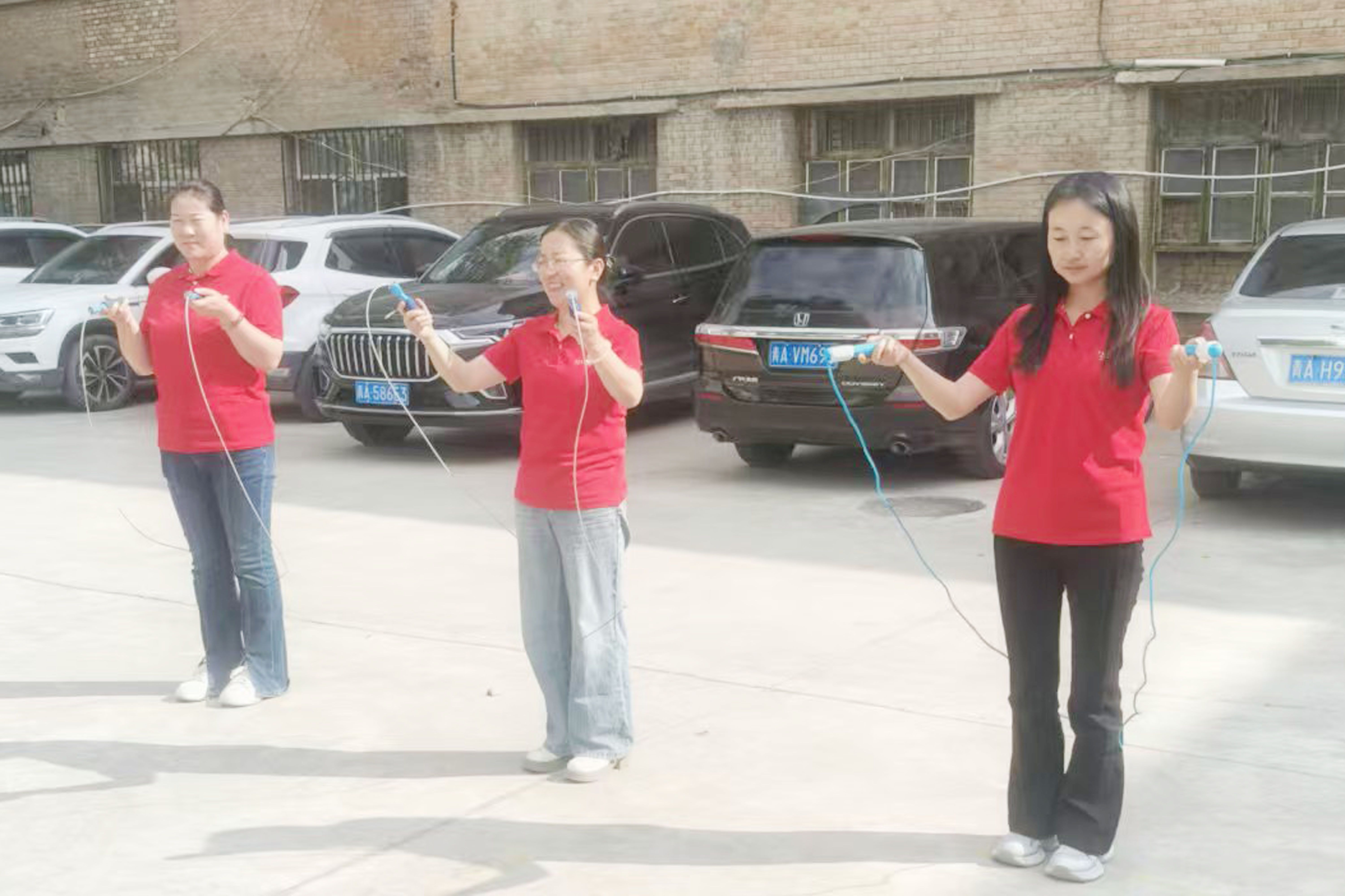 建設工程公司開展“慶國慶 迎中秋”文體活動3.jpg